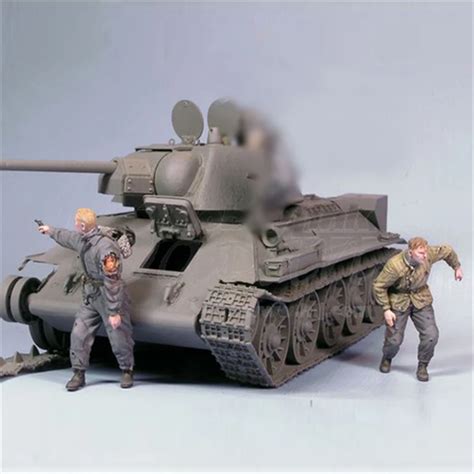 Resin figures 1:35 WW2 Escape from Soviet tank crew (2pcs/lot) 27G-in ...