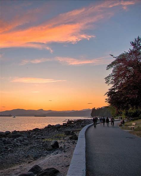 Seawall Sunset . Yesterday's #Sky_Painters sunset over English Bay ...