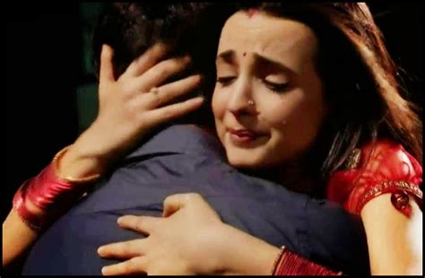 Team BARUN: *Screen Caps* An Epic Hug - Arnav and Khushi