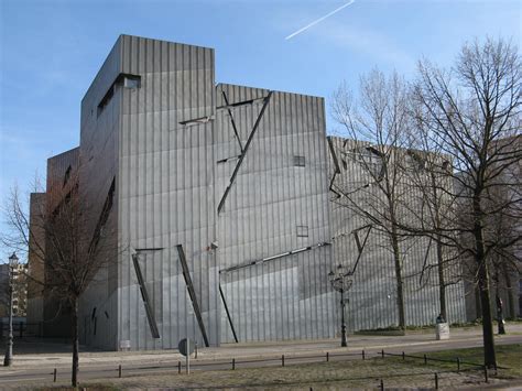 arquitetura desconstrutivista: um olhar pluralista. | Jewish museum ...