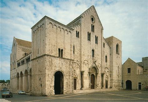 La Basilica Di San Nicola, Significativo Esempio Di Romanico Pugliese