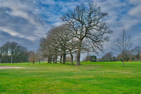 At Hale Golf Course (1) © Anthony O'Neil cc-by-sa/2.0 :: Geograph ...