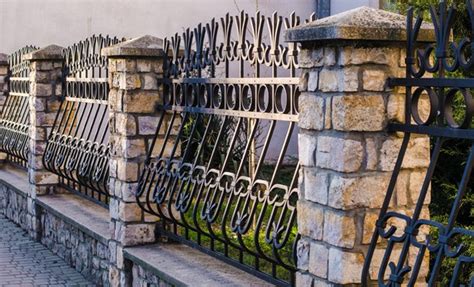 27 Awesome Metal Fence Ideas to Get Inspired in 2023