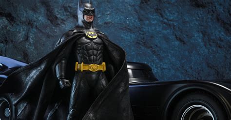 1989 Michael Keaton Batman and Batmobile Return as Hot Toys