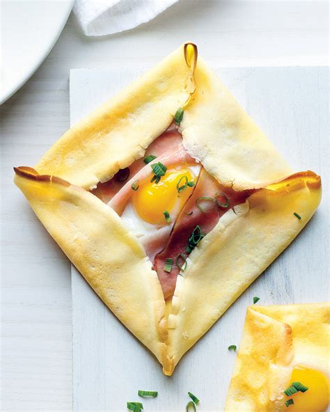 Easy Savory Crepes Recipe - 25 Savory Crepe Fillings For Your Brunch Menu