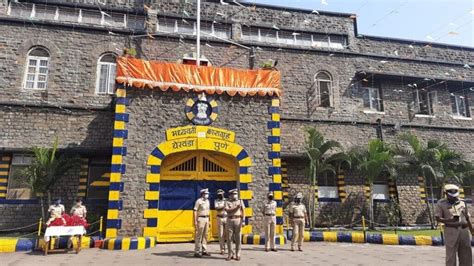 Pune yerwada jail : येरवडा कारागृहात कैद्यांमद्धे हाणामारी; अंडरट्रायल ...