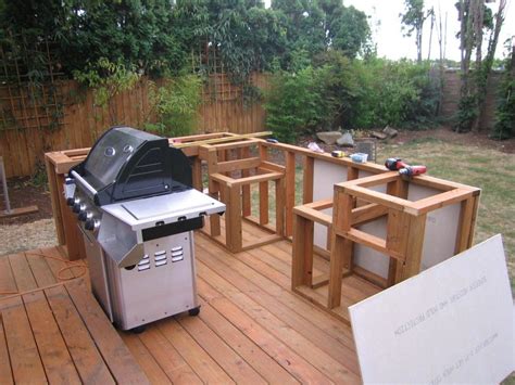 How to Build an Outdoor Kitchen and BBQ Island | Outdoor barbeque ...