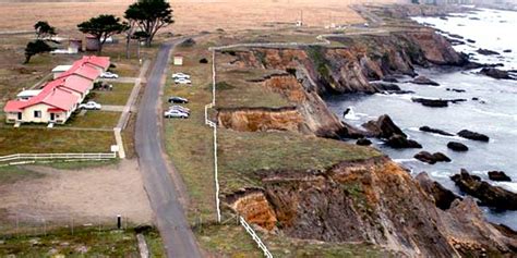 Lodging at Point Arena Lighthouse, Point Arena, CA - California Beaches