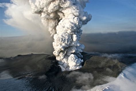 Eyjafjallajokull Volcanic Eruption photographs | Jon Einarsson Gustafsson