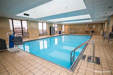 Hilton Rosemont/Chicago O'Hare Pool: Pictures & Reviews - Tripadvisor