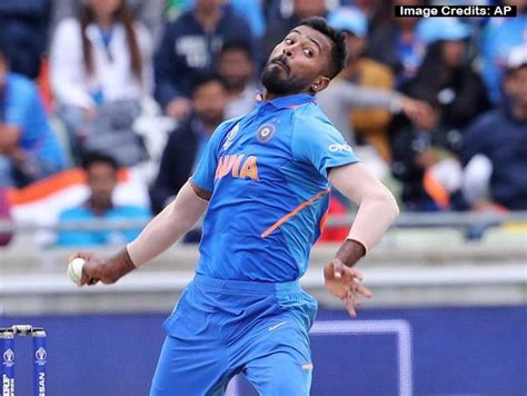 IND VS AUS: Hardik Pandya's Impressive Bowling with Three Wickets