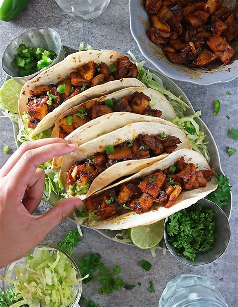 Easy Vegan Jackfruit Tacos Recipe - Savory Spin