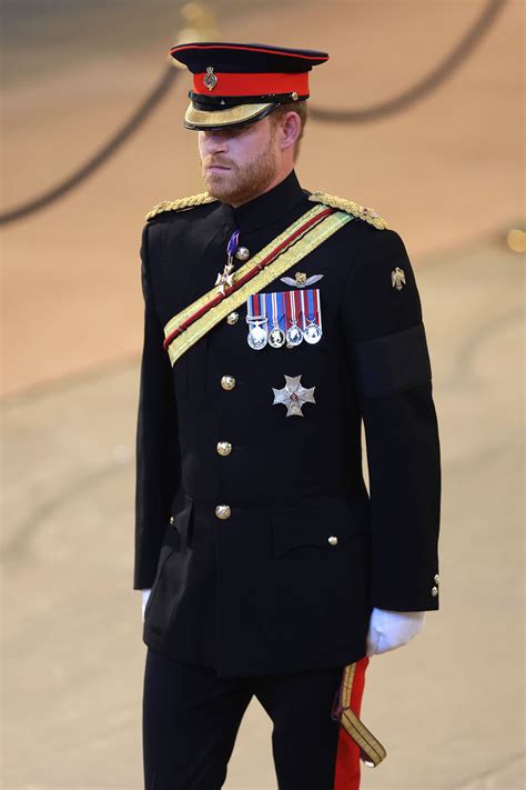 Prince Harry Wears Military Uniform at Queen's Vigil: Photos