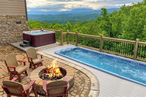 Gatlinburg TN Cabins with Hot Tubs: Your Perfect Getaway | Paraiso Island