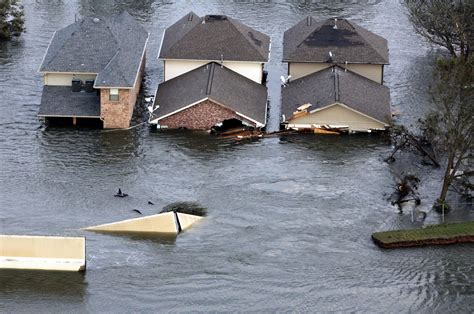 32 Harrowing Photos of the Hurricane Katrina Aftermath - [site:name ...