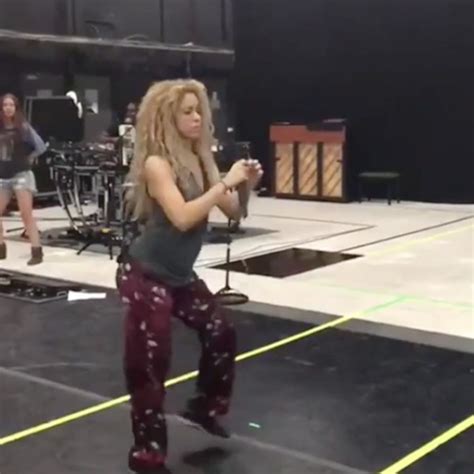 Shakira Gives Us a Sneak Peek at Her Dance Moves for World Tour - E! Online