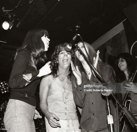 S Photo of SHANGRI-LAS, B&W, performing live on stage News Photo ...