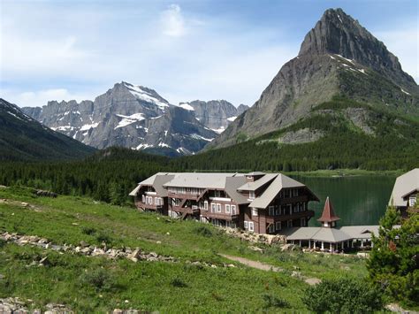 Many Glacier Lodge, Glacier National Park, Montana... Would like to go ...