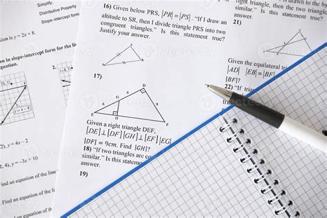 escritura a mano de tareas geométricas en examen, práctica, prueba o ...