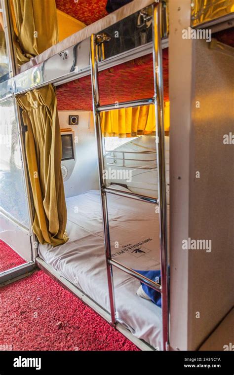 Sleeper bus in india hi-res stock photography and images - Alamy