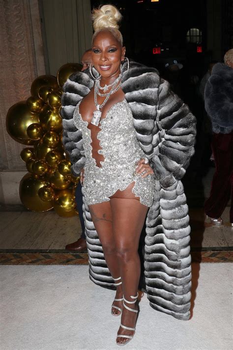 Mary J. Blige Shines at Her Star-Studded 52nd Birthday Bash in Skin ...