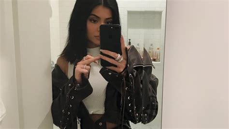 Kylie Jenner Pregnant Pictures: See the 20-Year-Old With a Baby Bump ...