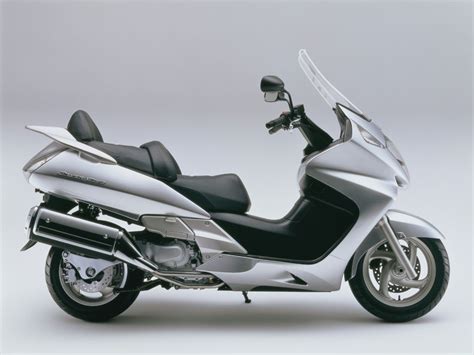 The Honda 600 at MotorBikeSpecs.net, the Motorcycle Specification Database