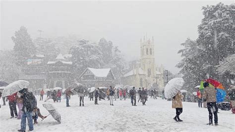 Shimla gets season’s first snowfall much to delight of tourists ...