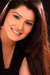 Preeti Puri Choudhary in Zee TV's Housewife Hai...Sab Jaanti Hai | 13535