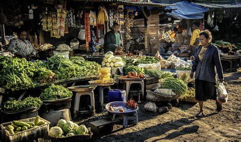 Scene at Kupang traditional market | East Nusa Tenggara, Ind… | Flickr