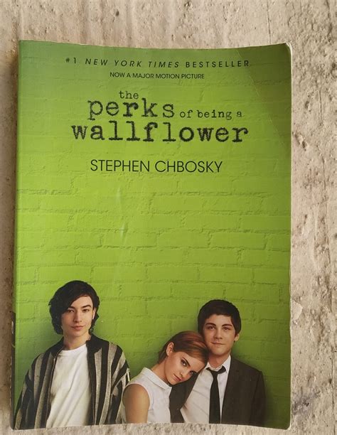 The Perks of Being a Wallflower - Book Review - Lots to Read