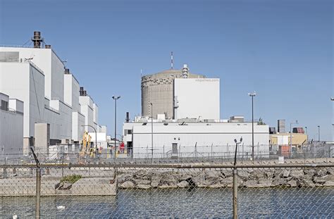 20180715. Getting close to the Darlington Nuclear Reactor building ...