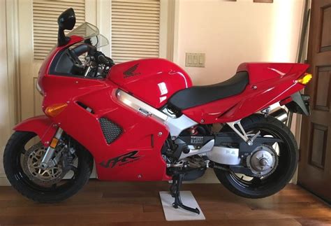 Museum Condition – 1998 Honda VFR800 | Bike-urious