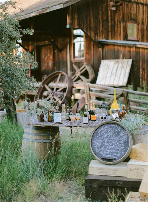 35 Rustic Wedding Signs Made of Wood