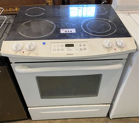 WHITE KENMORE 4-BURNER CERAMIC TOP STOVE (MODEL UNKNOWN)