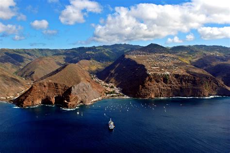 Saint Helena Island Info: All about St Helena, in the South Atlantic ...