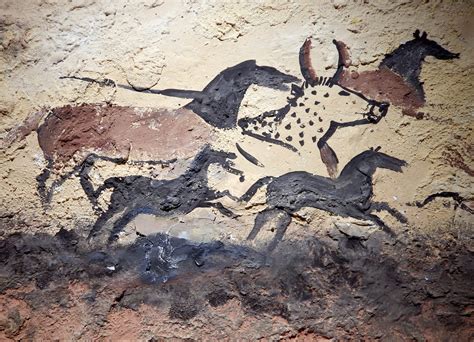 Prehistoric Cave Paintings In Lascaux France - Ghana tips