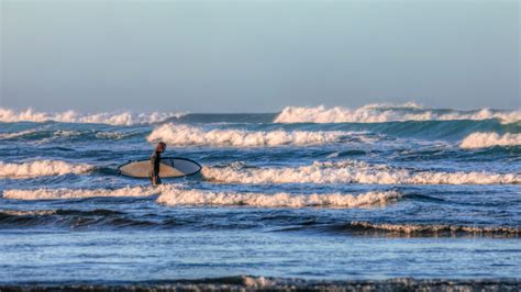 Great Surfing Spots Near Auckland, New Zealand