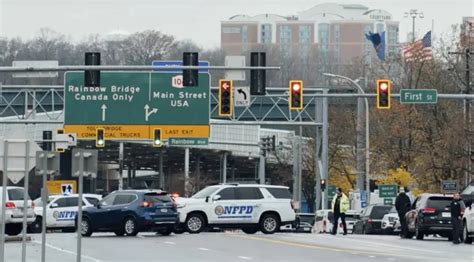 Couple from car explosion at US-Canada border identified