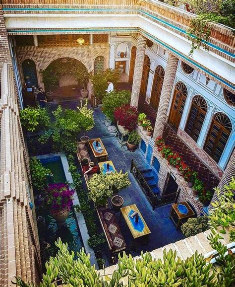 Isfahan-iran | Architecture courtyard, Persian garden, Iranian architecture