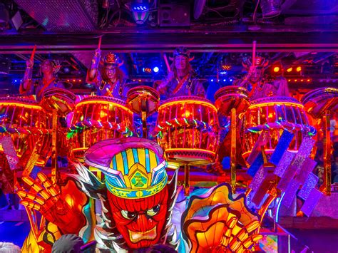 Robot Restaurant & Show in Tokyo | Story | Hero Traveler