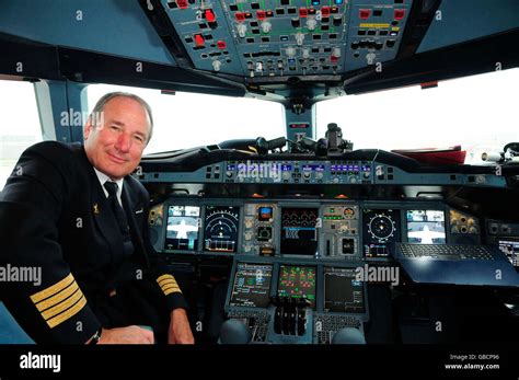 Pilot chief pilot cockpit airplane hi-res stock photography and images ...