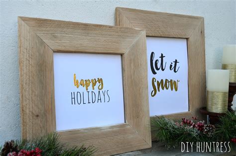 DIY Pallet Wood Picture Frame & Holiday Printable - DIY Huntress