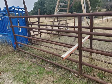 Homemade alleyways for cattle handling (cattle forum at permies)