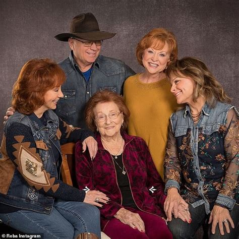 Reba McEntire's mother Jacqueline passes away at 93: 'She had a ...