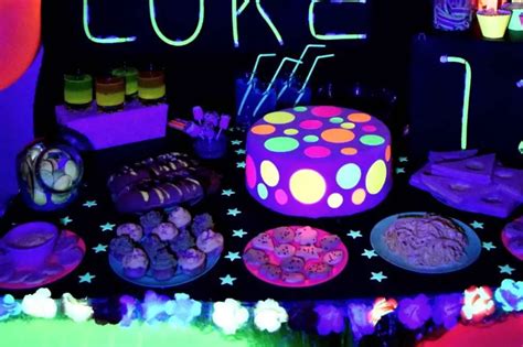 7 Exclusive Neon Party Savory Food Ideas | Easy Kids Parties