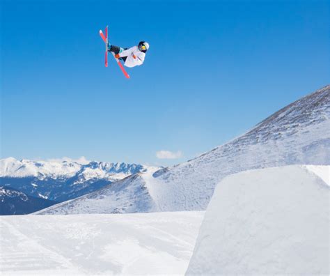 Complete Freestyle Skiing Guide: Everything You Need to Know