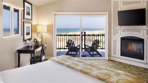 Monterey Bay Beachfront Hotel Rooms | Sanctuary Beach Resort