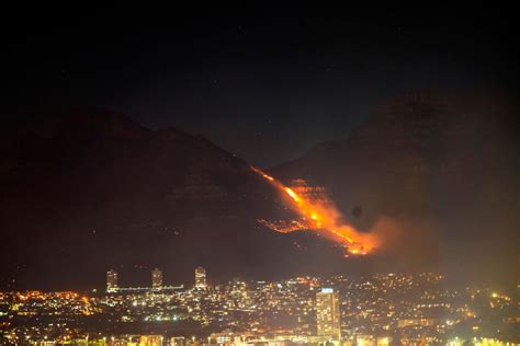 Residents evacuated as mountain fire spreads in Cape Town