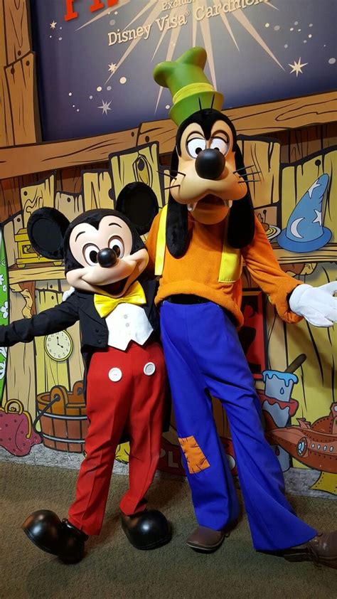 Mickey and Goofy! Best of friends WDW Visa Spot Epcot | Mickey, Disney ...